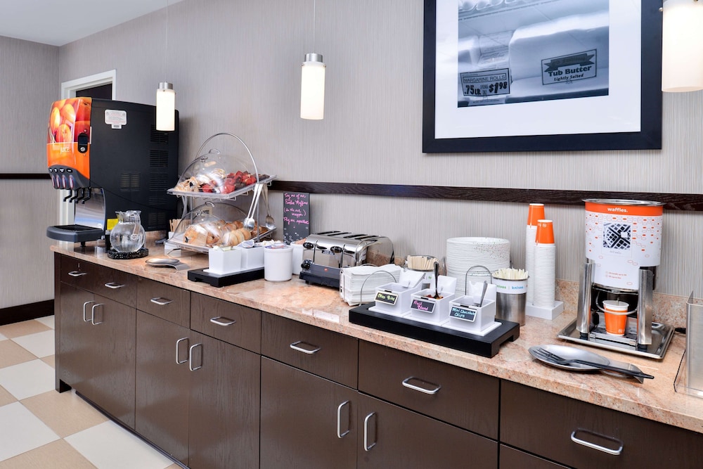 Hampton Inn & Suites California University Pittsburgh - photo 30