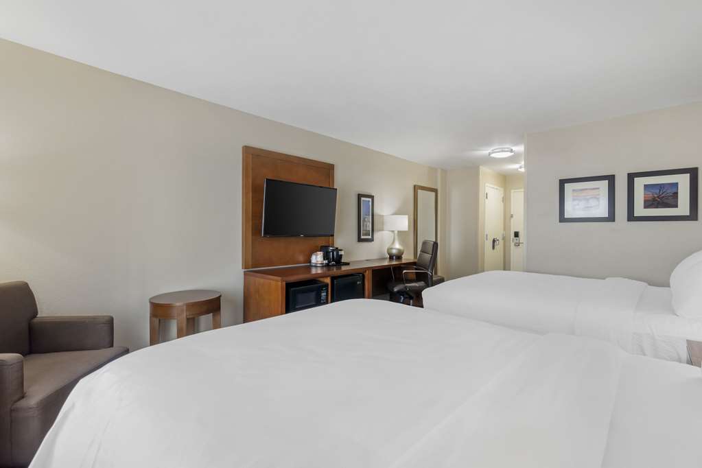 Comfort Inn & Suites Brunswick I 95 - photo 20