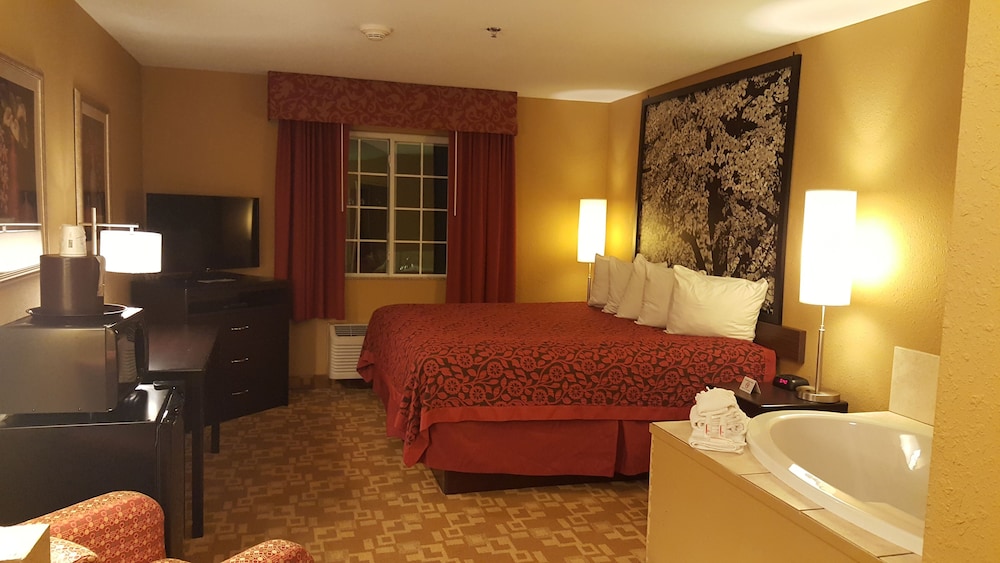 Days Inn by Wyndham Central City - photo 12