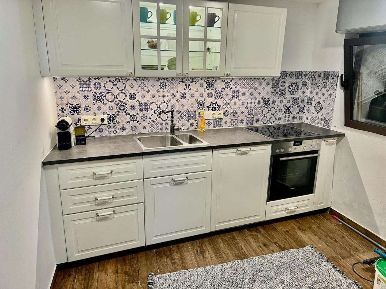 Steinhaus Im Zentrum 50 M Zum Meer in Baska, Croatia