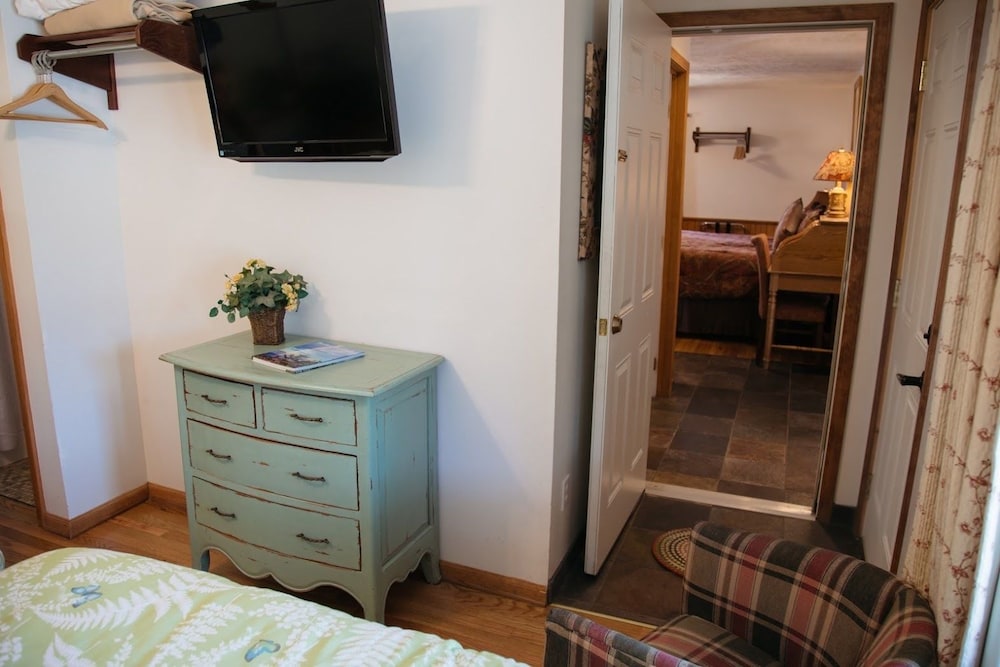 The Homestead Inn - photo 4