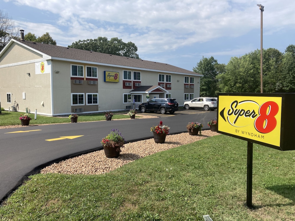 Super 8 by Wyndham Chisago City - photo 36