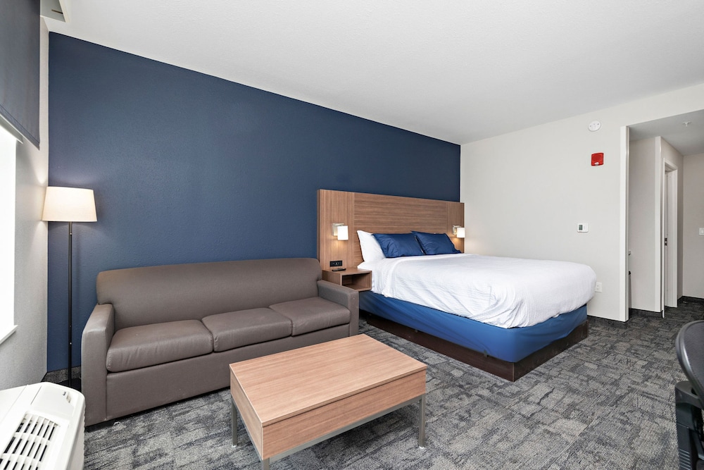 Holiday Inn Exp Parkville - photo 26