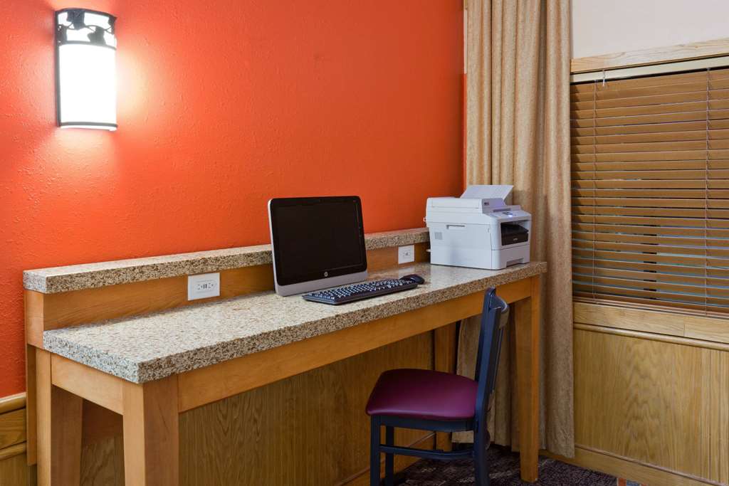 AmericInn by Wyndham Shakopee Near Canterbury Park - photo 49