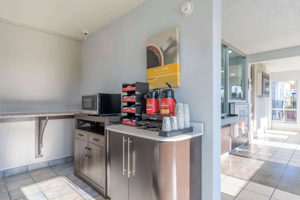 Studio 6 Hayward Ca Silicon Valley Gateway - photo 19