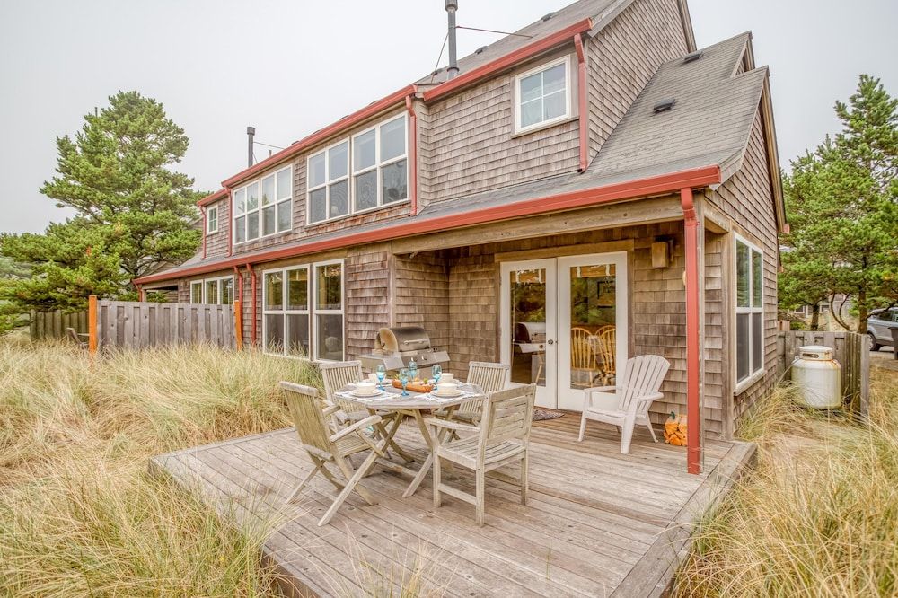 Summerhouse Cottage — 4-Star Luxury Hotel in Pacific, United States