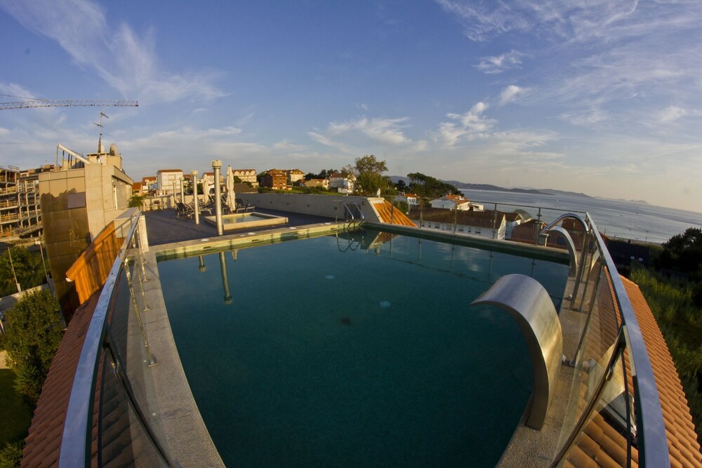Royal Nayef Hotel — 4-Star Luxury Hotel in Sanxenxo, Spain