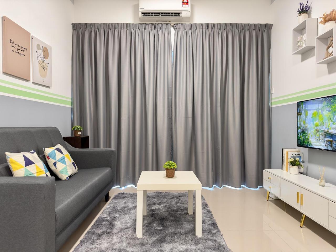 Cozy 2 bed retreat F&B Mart Chan Sow Lin — 4-Star Luxury Hotel in Kuala Lumpur, Malaysia