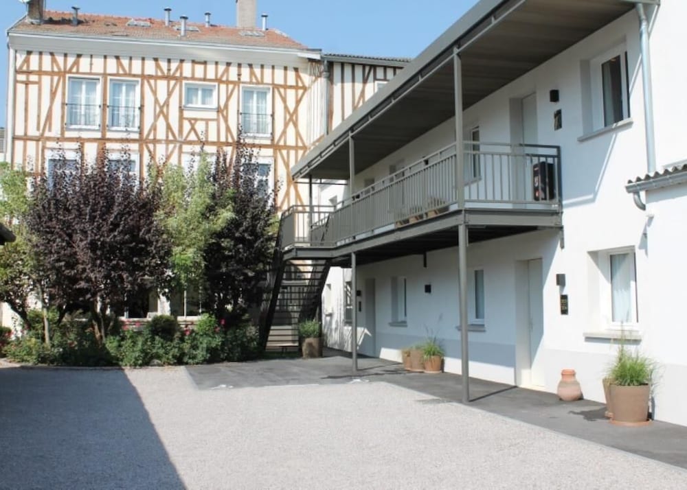 Maison Lia — 4-Star Luxury Hotel in Chalons-En-Champagne, France