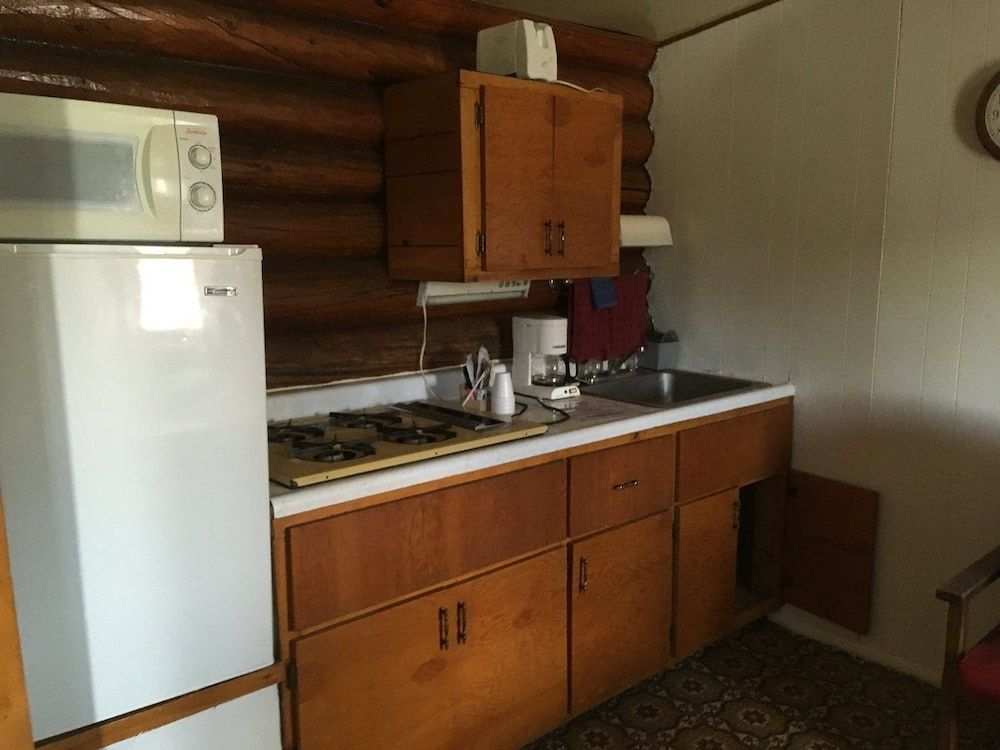 Branding Iron Inn - photo 4