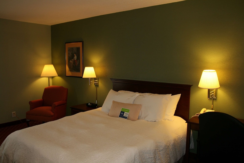 Hampton Inn Hillsville - photo 13