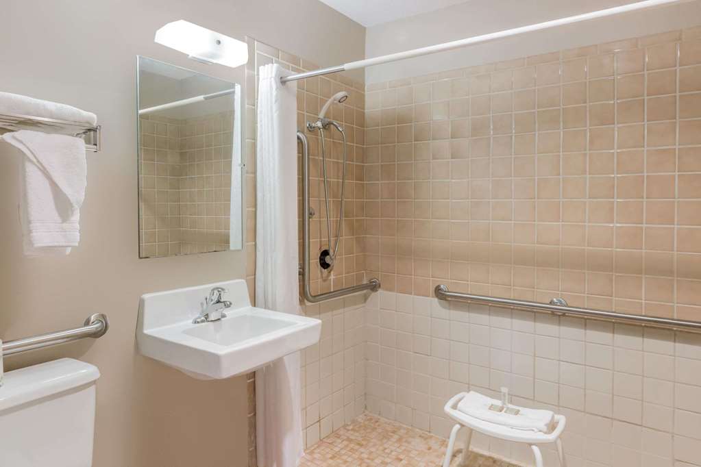 Super 8 by Wyndham Madison - photo 13