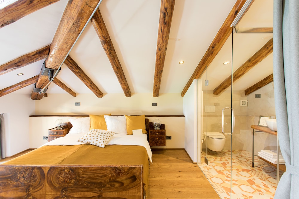 Špacapanova hiša — 4-Star Luxury Hotel in Komen, Slovenia