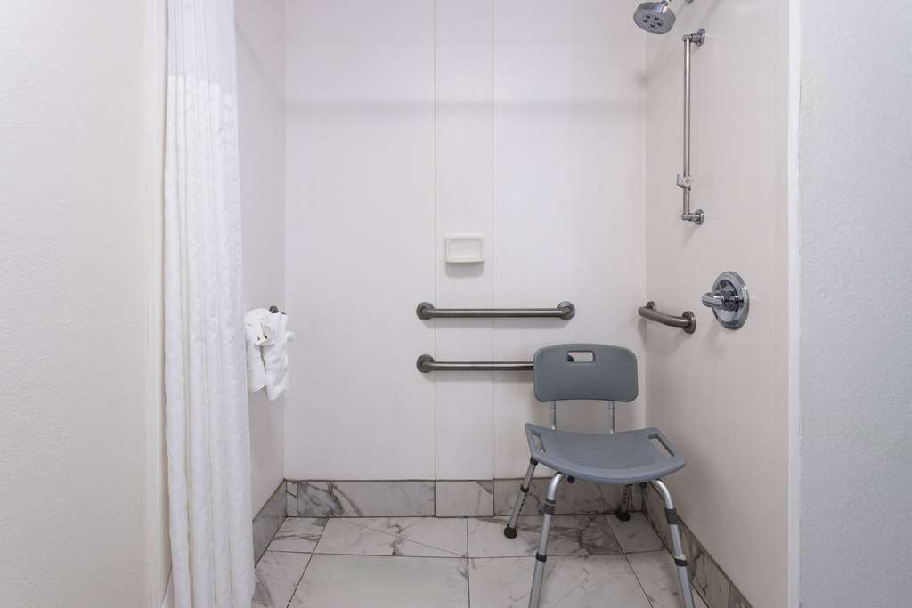 La Quinta Inn & Suites by Wyndham Atlanta South Newnan - photo 34