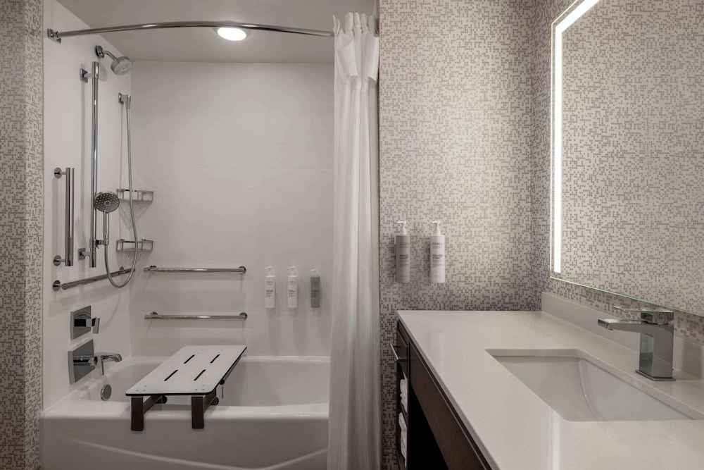 Home2 Suites by Hilton Ankeny - photo 32