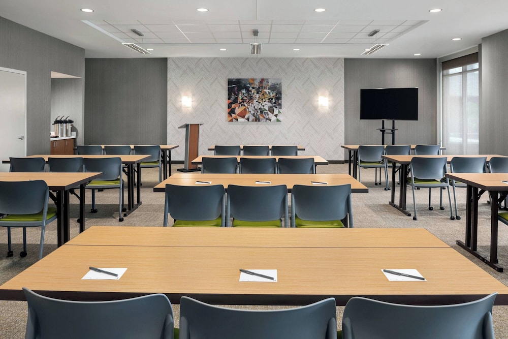 SpringHill Suites by Marriott Milwaukee West Wauwatosa - photo 28