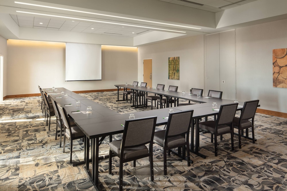 Courtyard by Marriott Erie Bayfront - photo 68