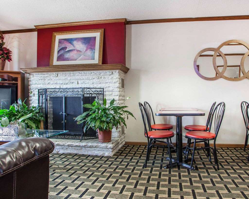 Econo Lodge Cameron - photo 26