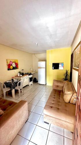 Suíte privativa com cozinha completa ar e Wi Fi in Palmas, Brasil