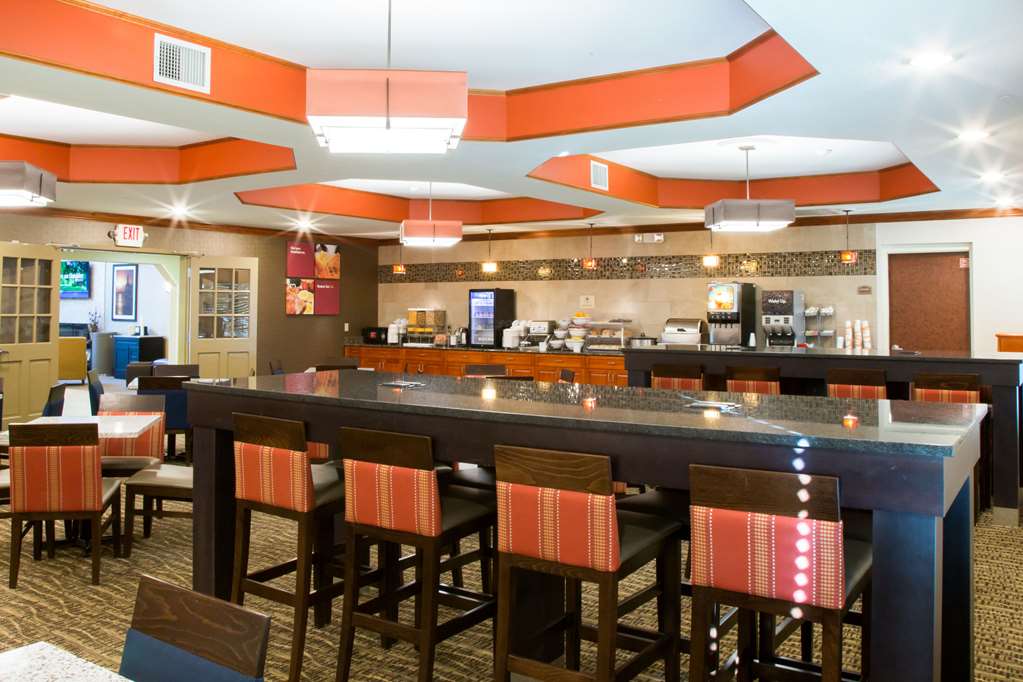 Comfort Suites Grand Rapids South - photo 43