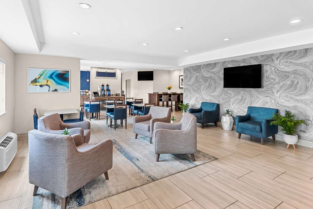 Best Western Ottumwa Inn & Suites - photo 2