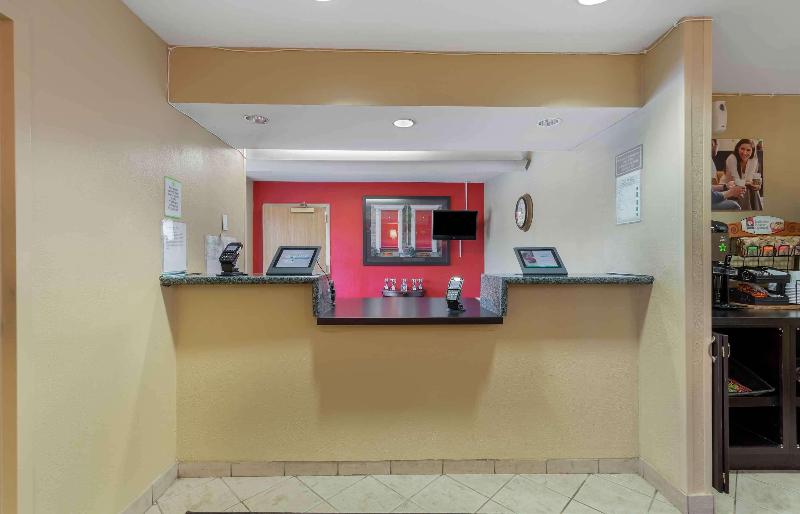 HomeTowne Studios by Red Roof Chantilly - photo 6