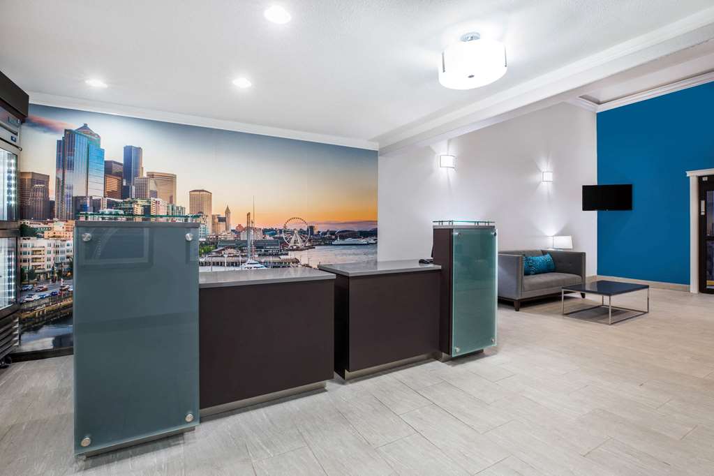 La Quinta Inn by Wyndham Everett - photo 8