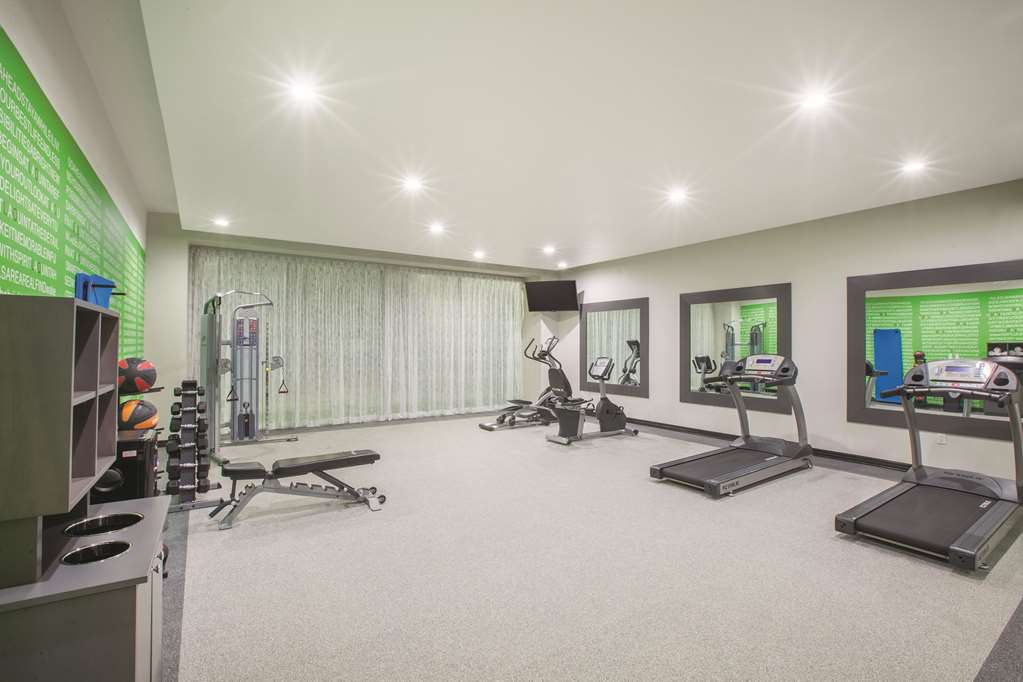 La Quinta Inn & Suites by Wyndham San Marcos Outlet Mall - photo 6