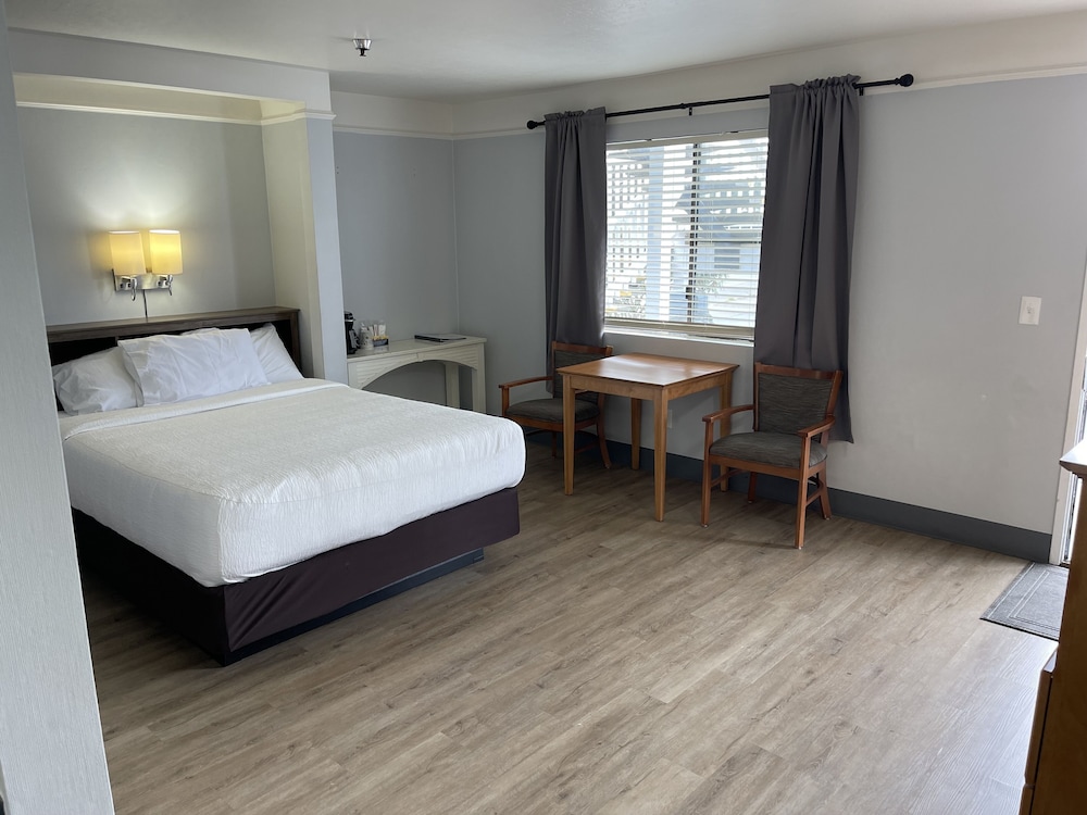 Seabird Lodge - photo 8