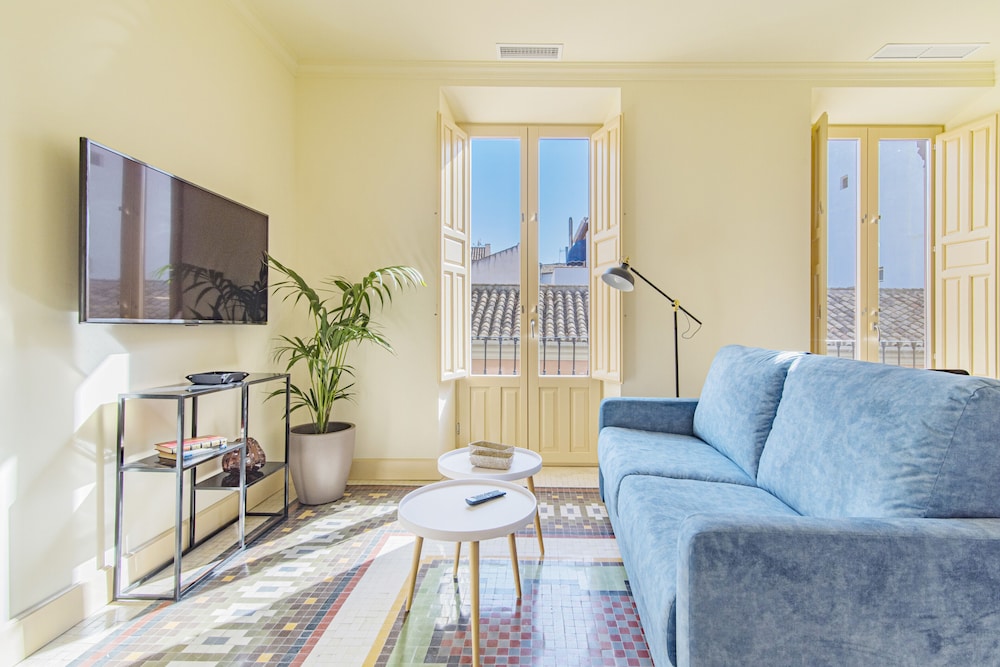 Mosaiko Homes Catedral Granada — 4-Star Luxury Hotel in Granada, Spain