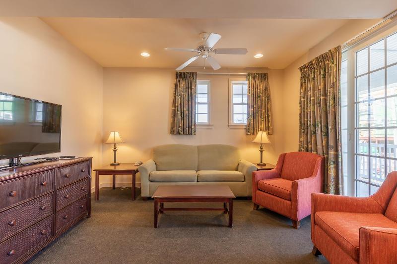 Ebb Tide Suites - photo 10