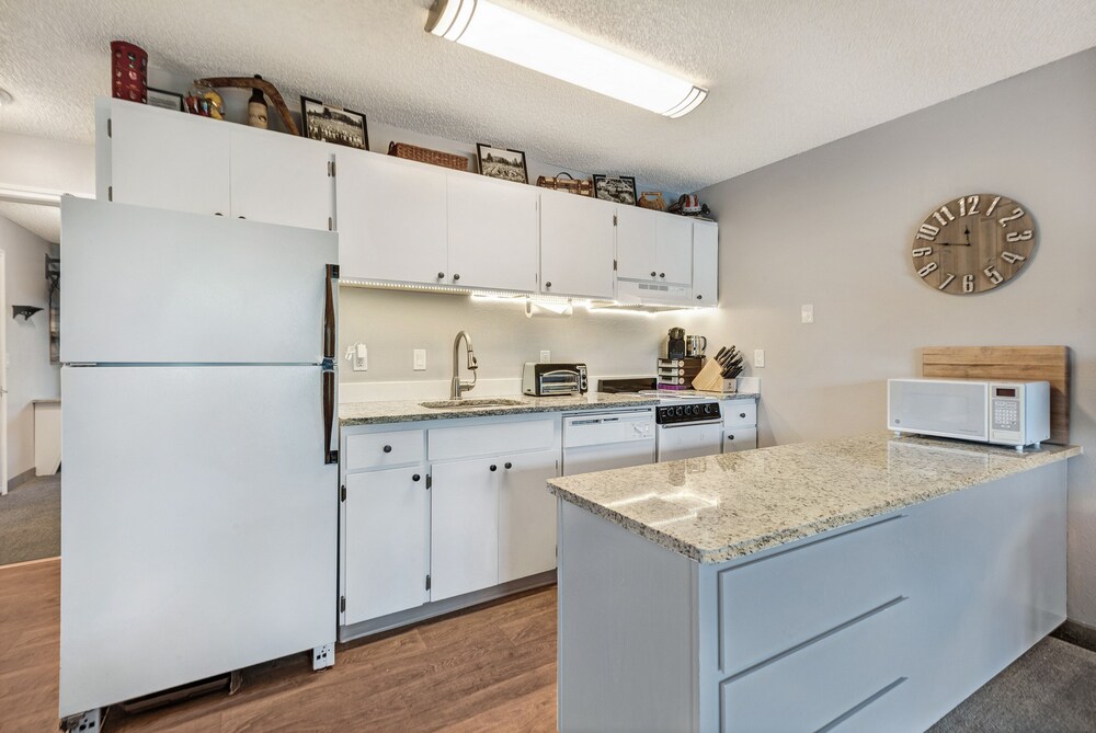 Bend Riverside Inn & Suites - photo 150