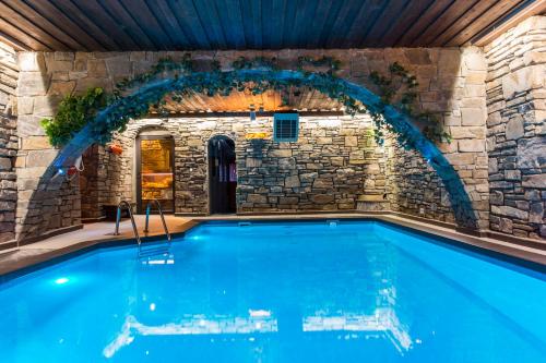 Chata Walczaków Blue Cave Cottage — 4-Star Luxury Hotel in Zakopane, Poland