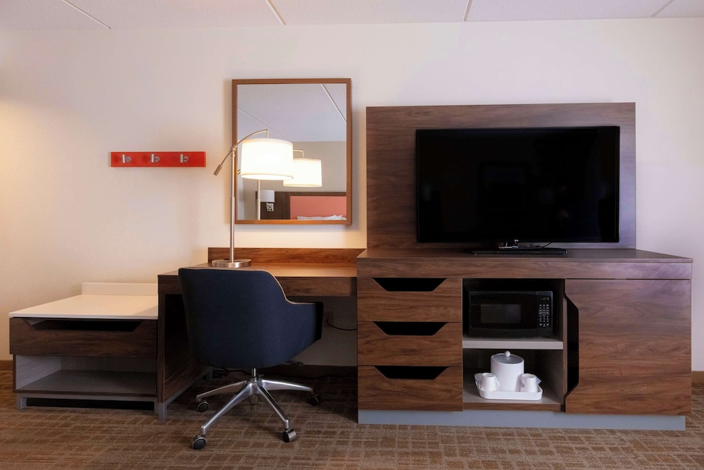 Hampton Inn Scranton at Montage Mountain - photo 13