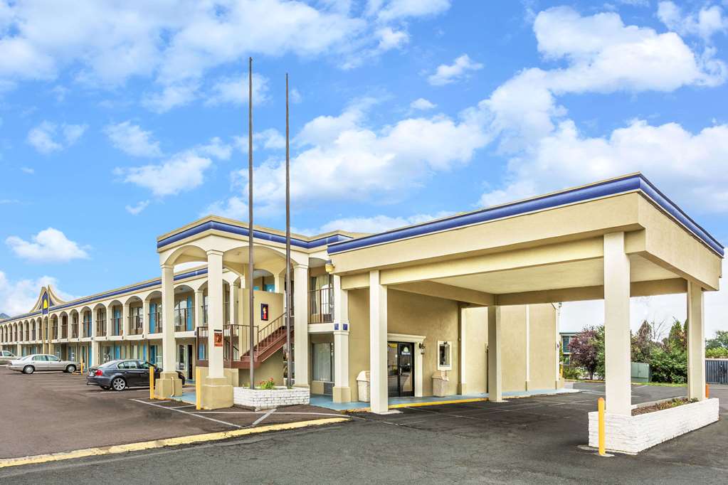 Days Inn by Wyndham Ashland — hotel in Ashland