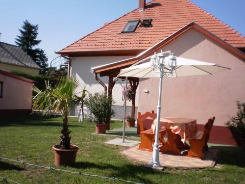 Apartment Balatonfenyves Balaton 18381 — 4-Star Luxury Hotel in Balatonfenyves, Hungary