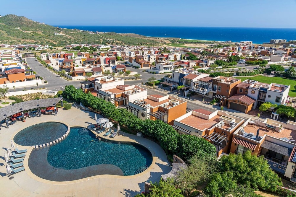Ocean view Villa in Cabo San Lucas 3 Bedroom — 4-Star Luxury Hotel in Cabo San Lucas, Mexico