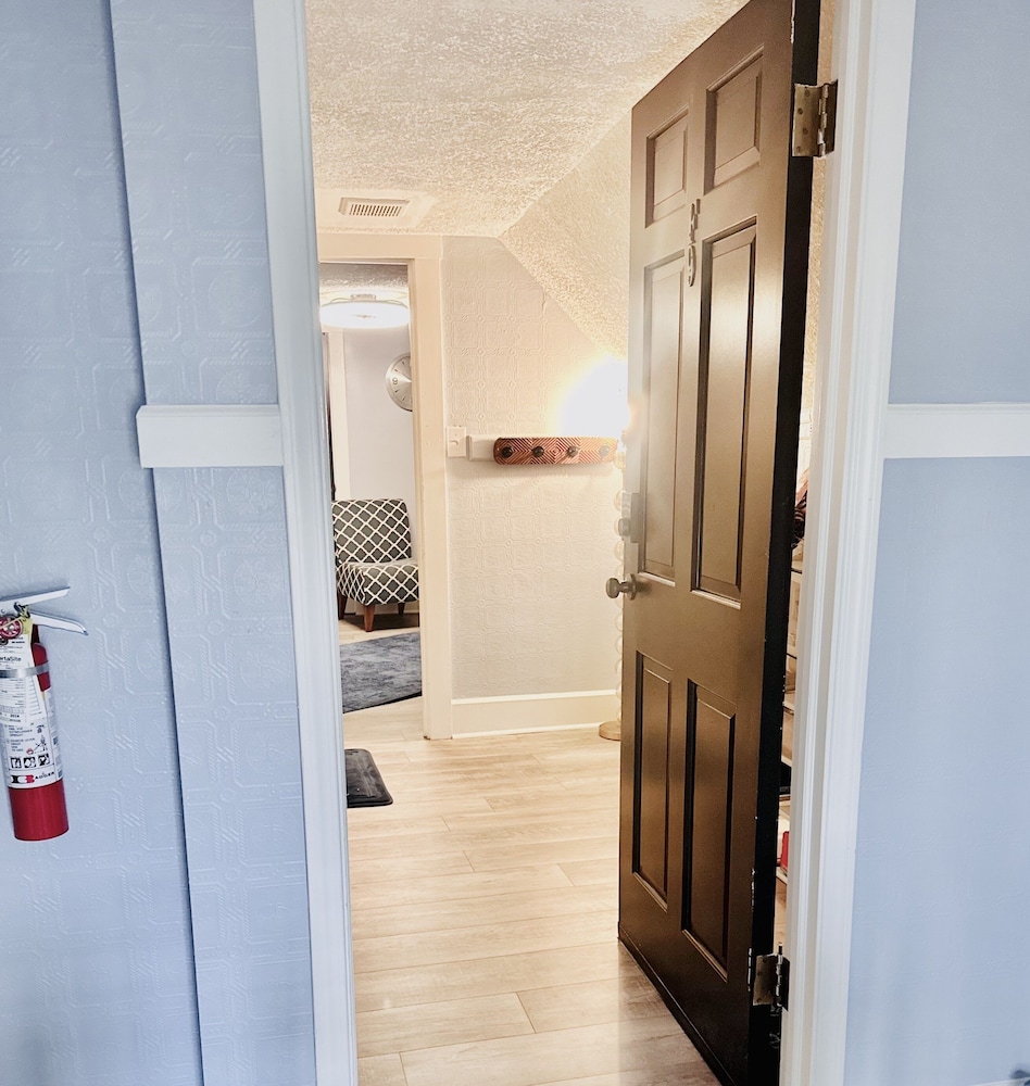 Speedway Legacy Inn - photo 4