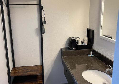 Ballparks Inn - photo 12
