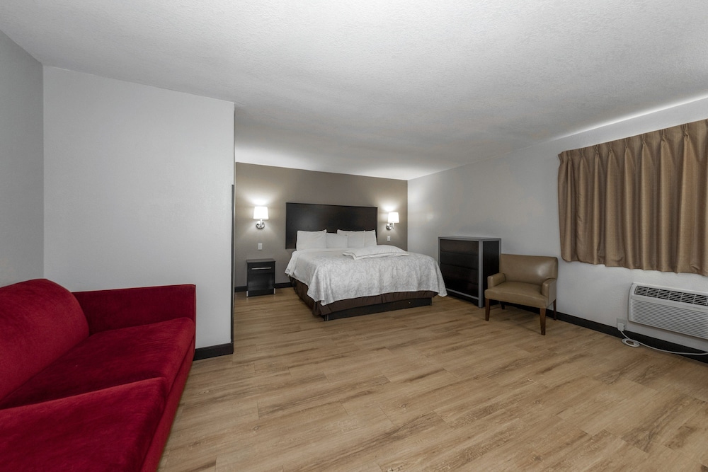 Red Roof Inn PLUS Huntsville - photo 27