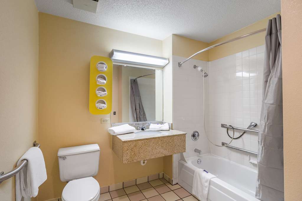 Motel 6 Libertyville IL - photo 26
