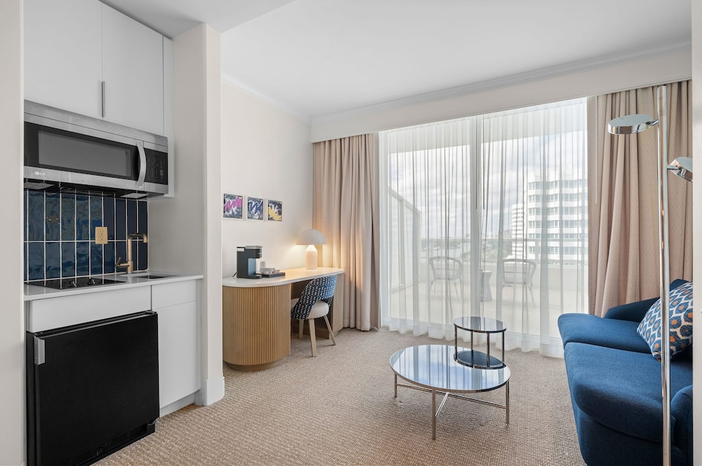 Fontainebleau Miami Beach Private Luxury Suites - photo 166