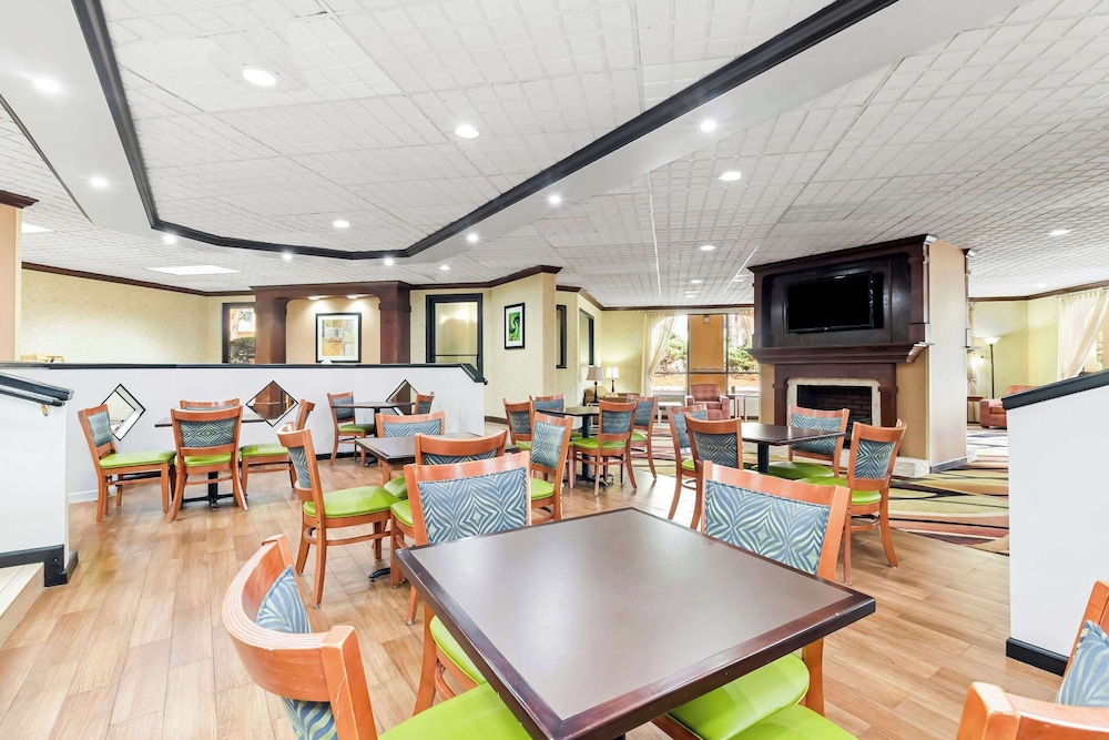 Quality Inn & Suites Florence Civic Center - photo 42