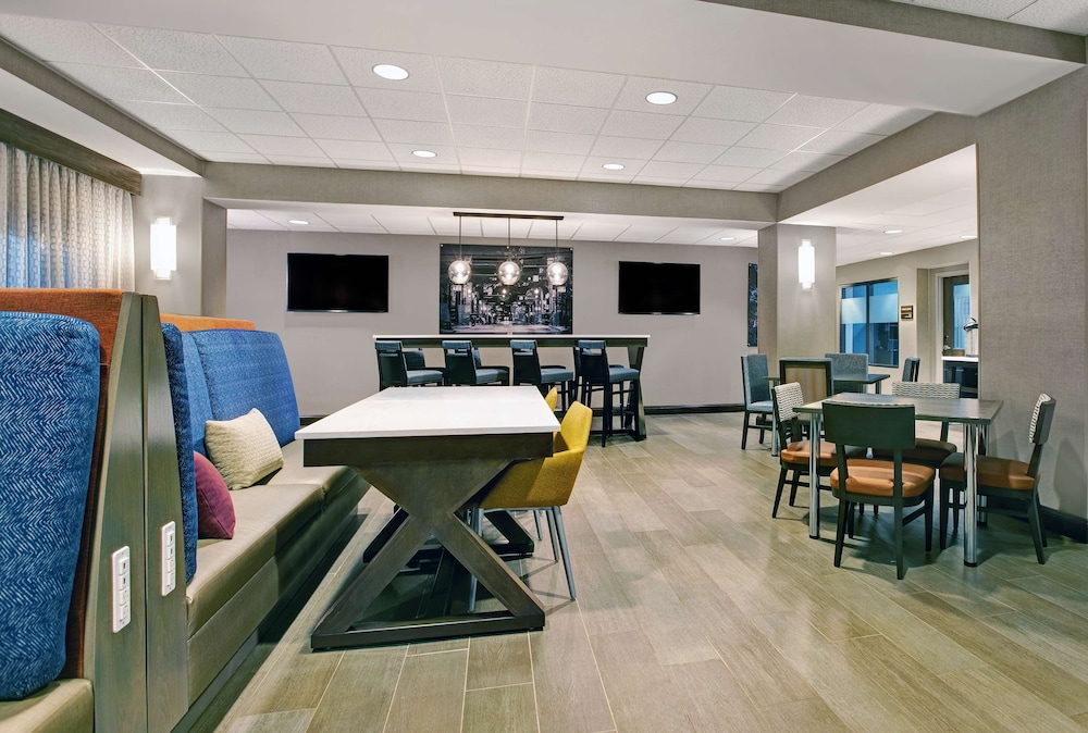 Hampton Inn Greenville I 385 Woodruff Rd. - photo 28