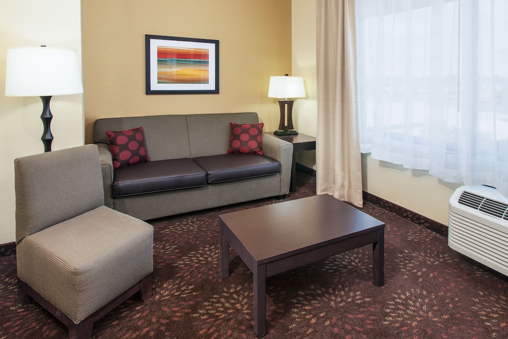 Holiday Inn Express & Suites Sandusky by IHG - photo 10
