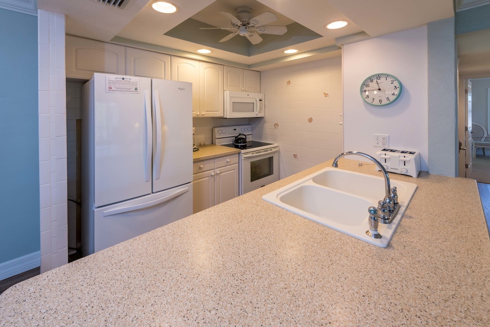 Sanibel Moorings Condo Resort - photo 10