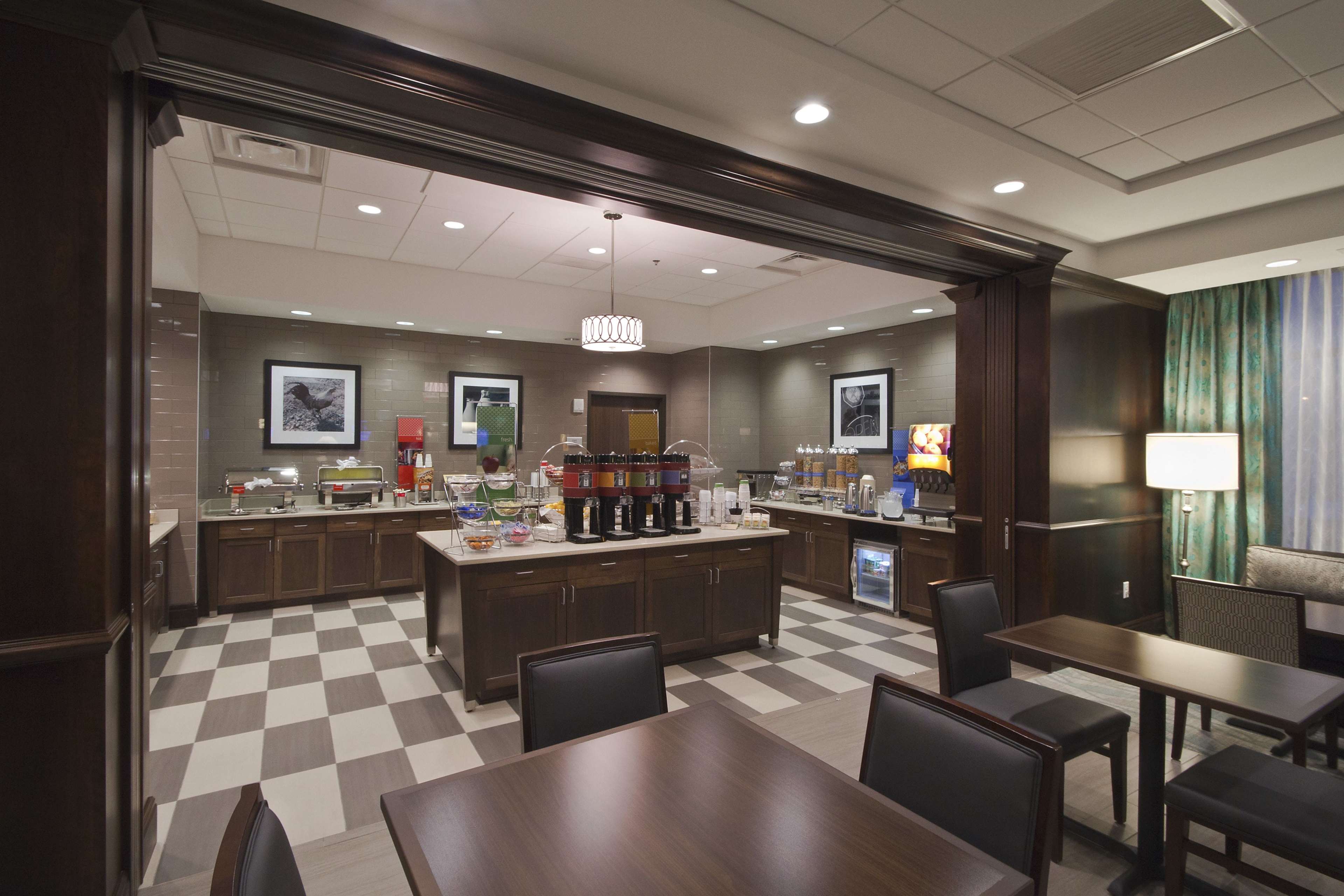 Hampton Inn & Suites Columbus University Area - photo 26
