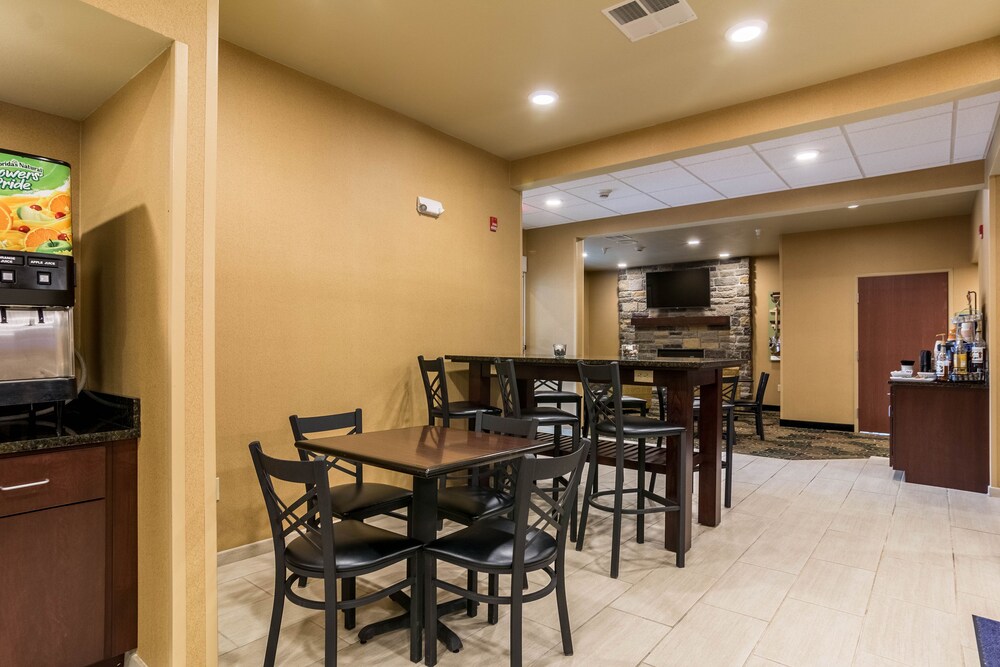 Cobblestone Hotel & Suites Harborcreek - photo 20