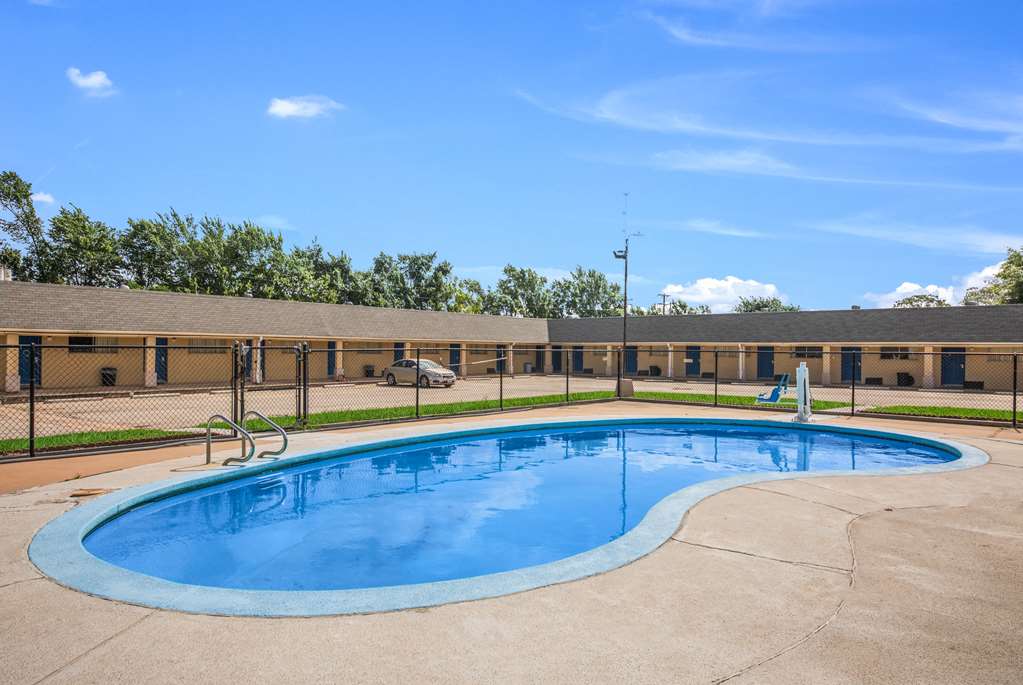 Americas Best Value Inn Giddings - photo 29