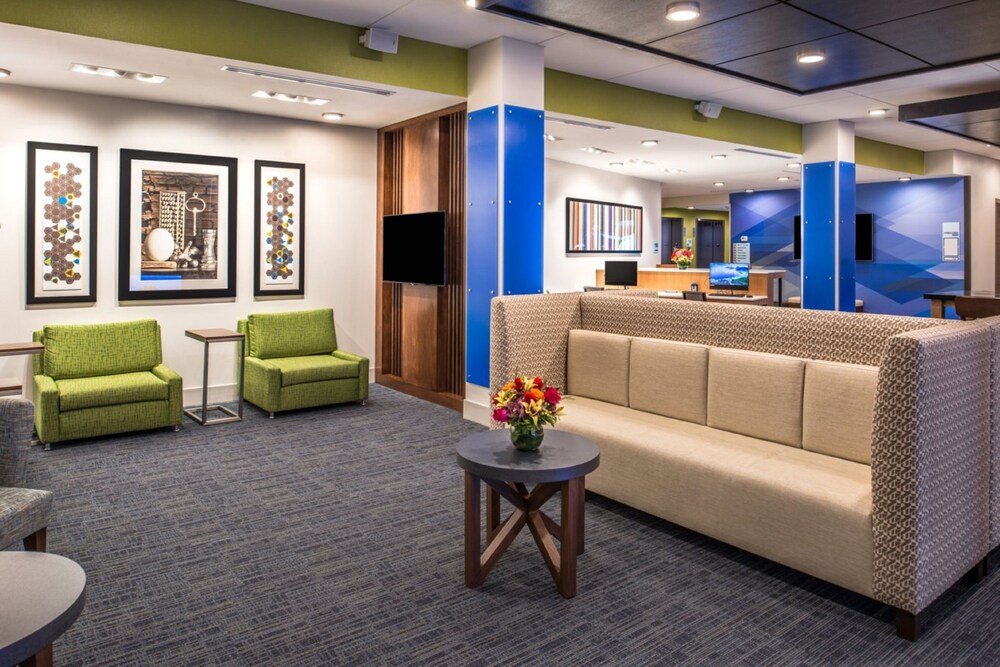 Holiday Inn Express & Suites Tampa North Wesley Chapel by IHG - photo 32
